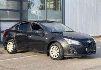 Подержанный автомобиль Chevrolet Cruze Sedan 2013 года (7 фото)