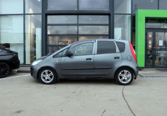 Подержанный автомобиль Mitsubishi Colt Hatchback 2008 года (2 фото)