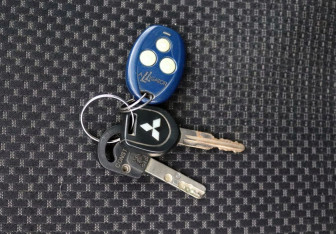 Подержанный автомобиль Mitsubishi Lancer Sedan 2006 года (18 фото)