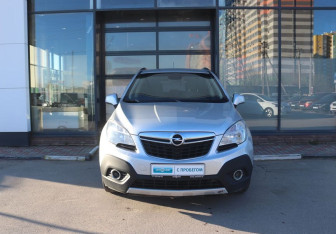 Подержанный автомобиль Opel Mokka 2013 года (8 фото)