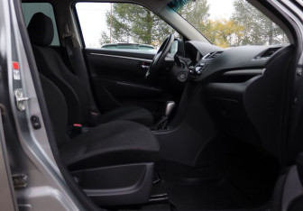 Подержанный автомобиль Suzuki Swift Hatchback 2011 года (13 фото)