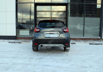 Подержанный автомобиль Renault Kaptur 2021 года (4 фото)