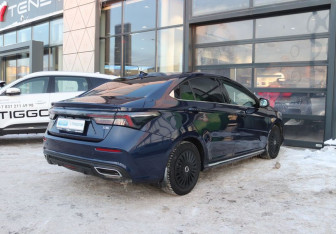 Подержанный автомобиль Omoda S5 2023 года (5 фото)