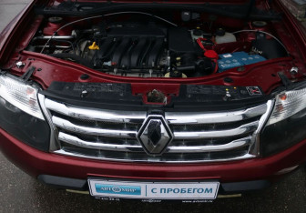 Подержанный автомобиль Renault Duster 2012 года (10 фото)