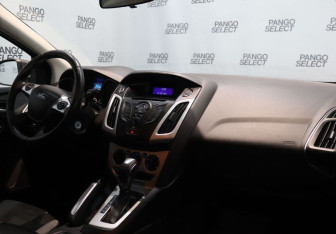 Подержанный автомобиль Ford Focus Hatchback 2012 года (14 фото)