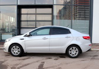 Подержанный автомобиль Kia Rio Sedan 2016 года (7 фото)
