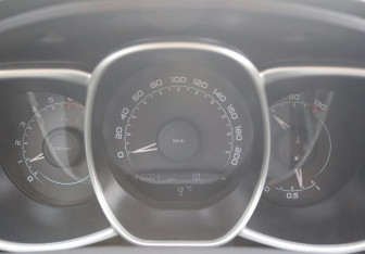 Подержанный автомобиль LADA (ВАЗ) Vesta Sedan 2016 года (16 фото)