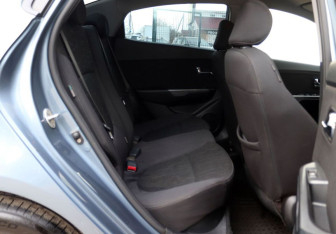 Подержанный автомобиль Kia Rio Sedan 2014 года (12 фото)