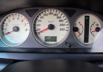 Подержанный автомобиль Mitsubishi Lancer Sedan 2005 года (17 фото)