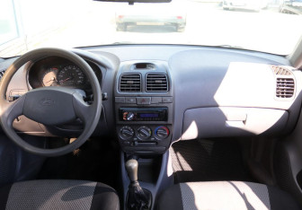 Подержанный автомобиль Hyundai Accent Sedan 2007 года (13 фото)
