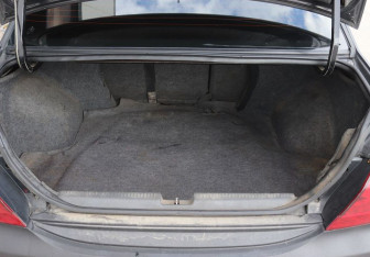 Подержанный автомобиль Mitsubishi Lancer Sedan 2005 года (9 фото)