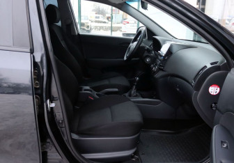 Подержанный автомобиль Hyundai i30 Hatchback 2009 года (12 фото)