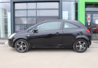 Подержанный автомобиль Opel Corsa 2008 года (2 фото)