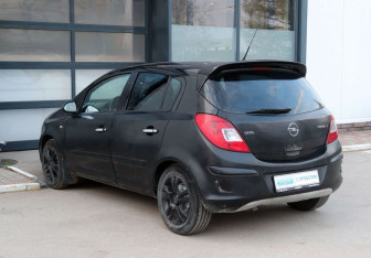 Подержанный автомобиль Opel Corsa 2007 года (3 фото)