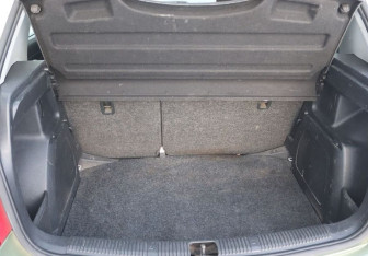 Подержанный автомобиль Skoda Fabia Hatchback 2012 года (10 фото)