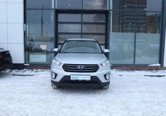 Подержанный автомобиль Hyundai Creta 2019 года (8 фото)