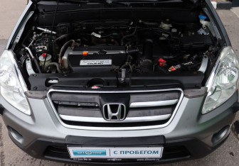 Подержанный автомобиль Honda CR-V 2005 года (10 фото)