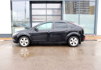 Подержанный автомобиль Ford Focus Hatchback 2008 года (2 фото)